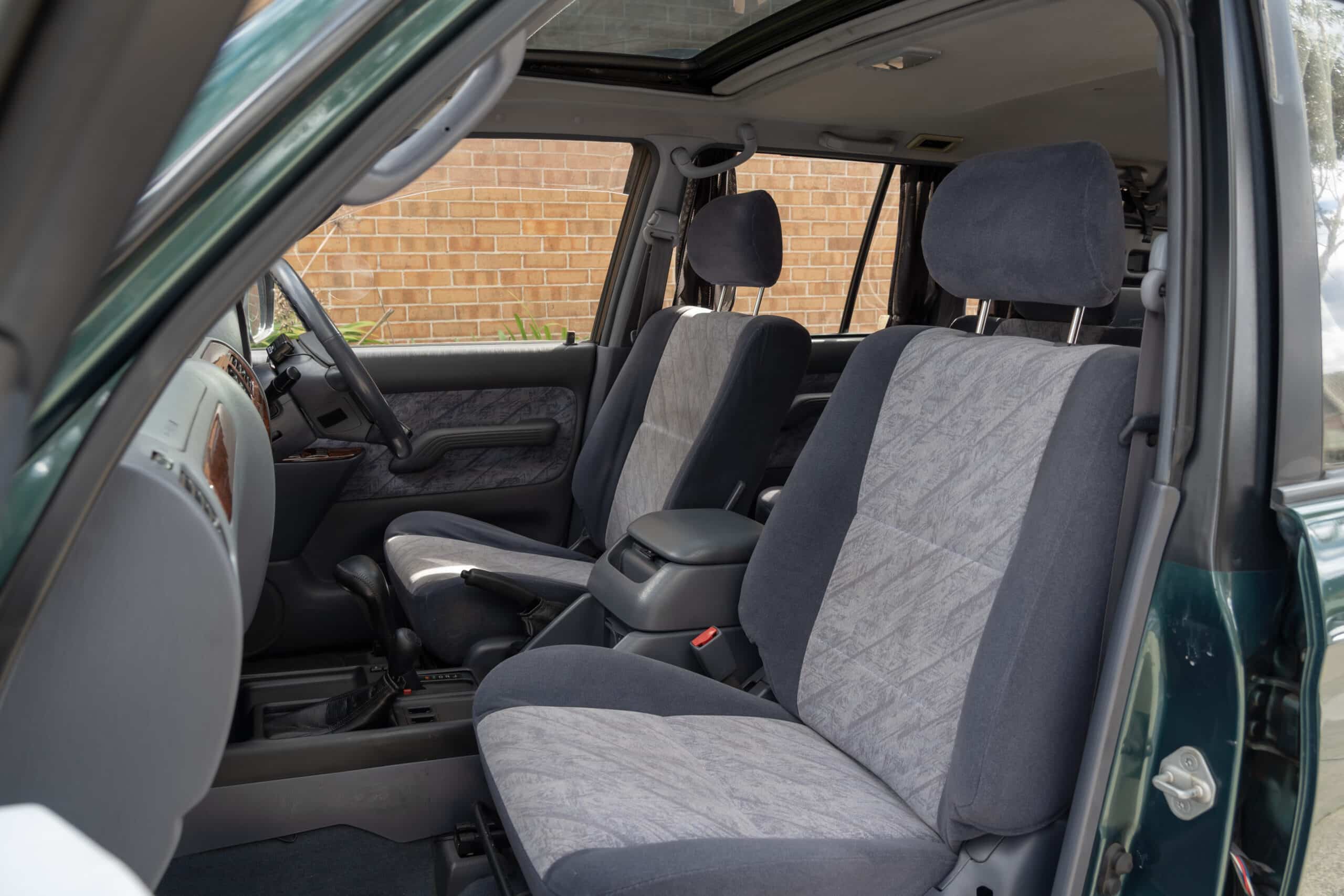 Toyota LandCruiser 90 Series-17