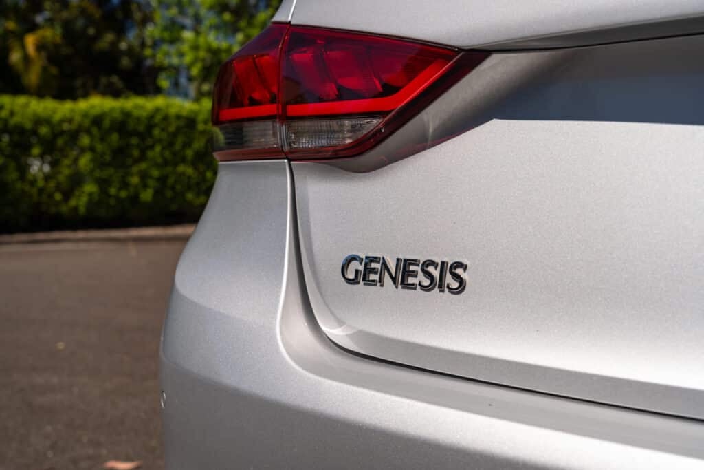 Hyundai Genesis-21
