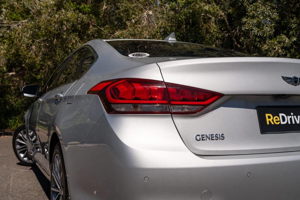 Hyundai Genesis-22
