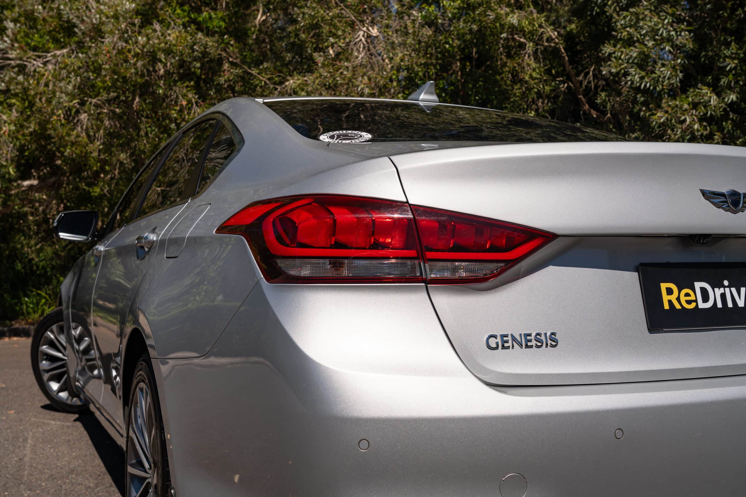 Hyundai Genesis-22