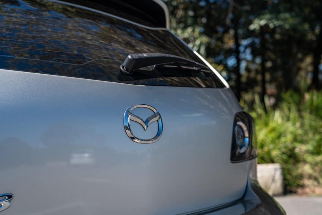 Mazda 3 SP23-10