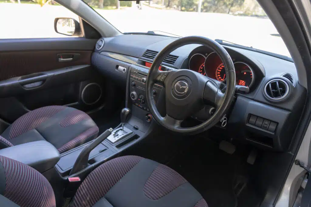 Mazda 3 SP23-15