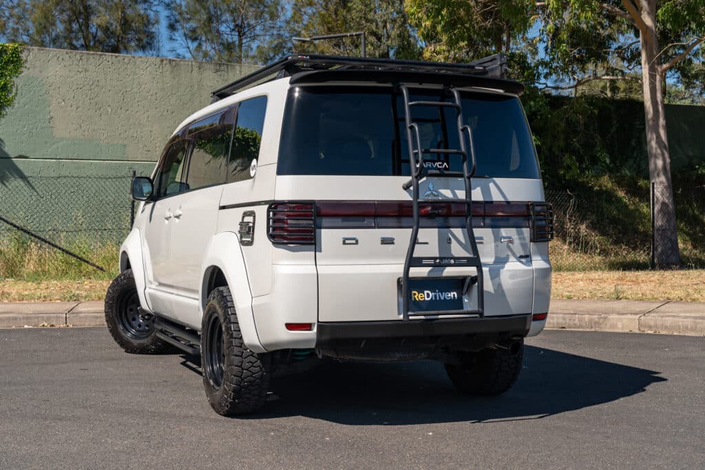 Mitsubishi Delica-10