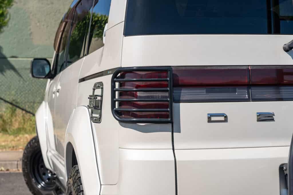 Mitsubishi Delica-11