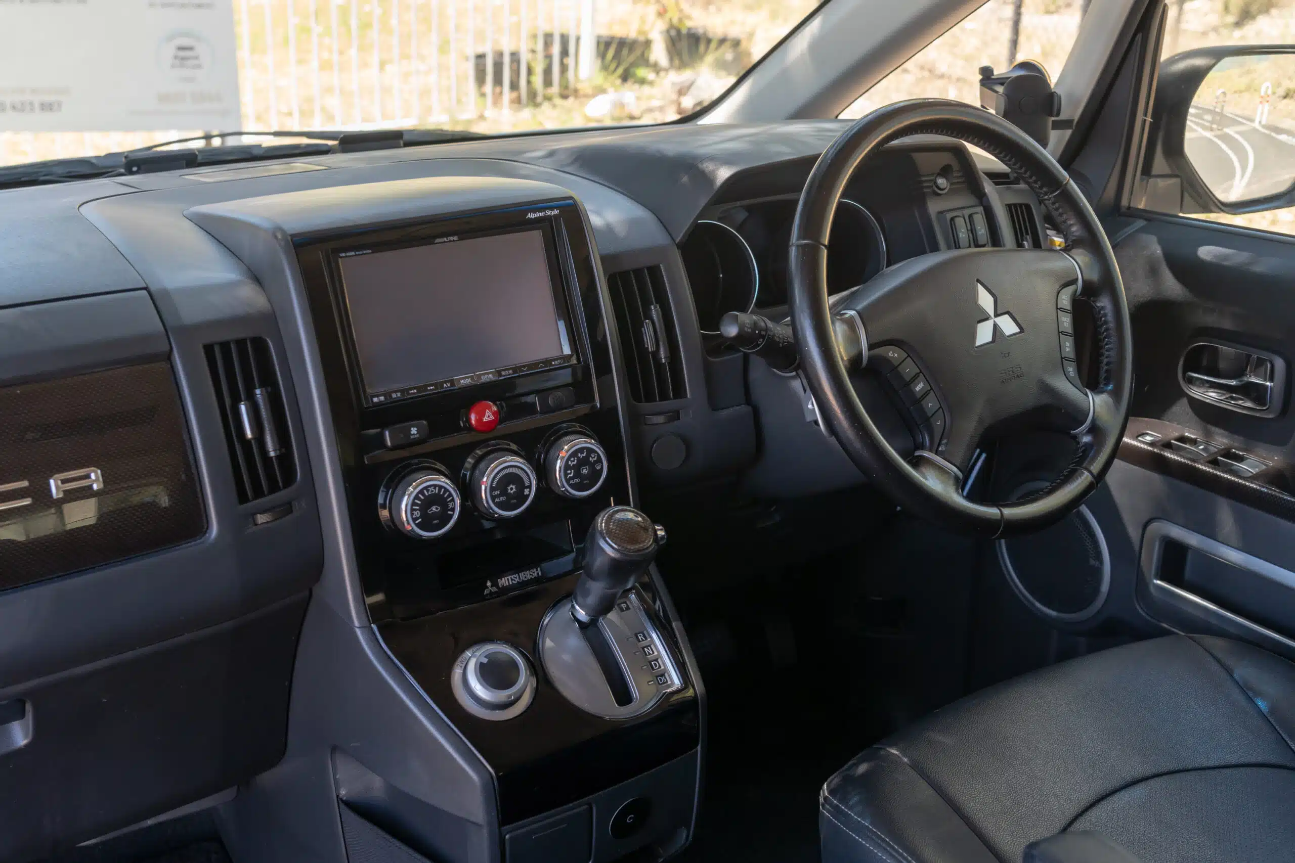 Mitsubishi Delica-17