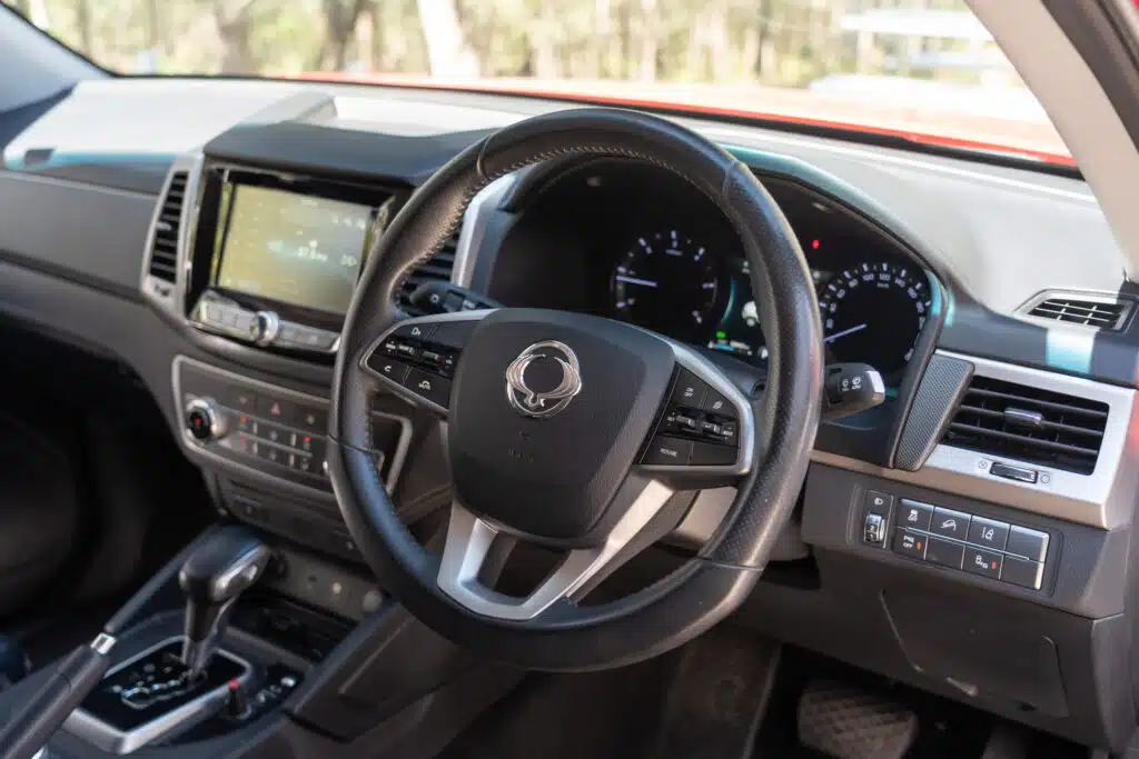 SsangYong Musso-18