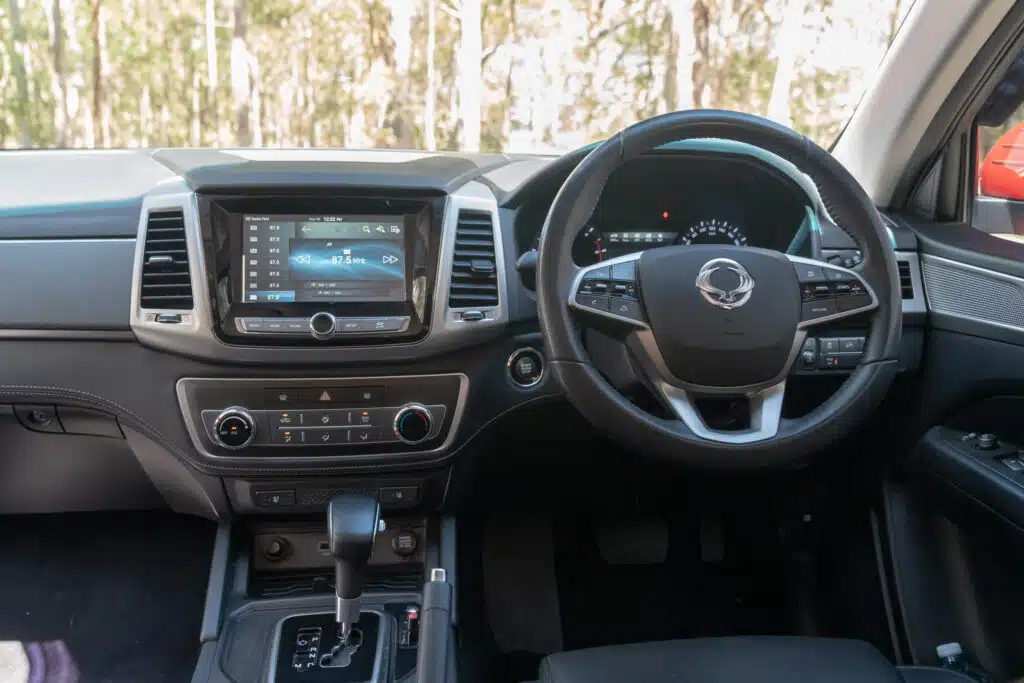 SsangYong Musso-19