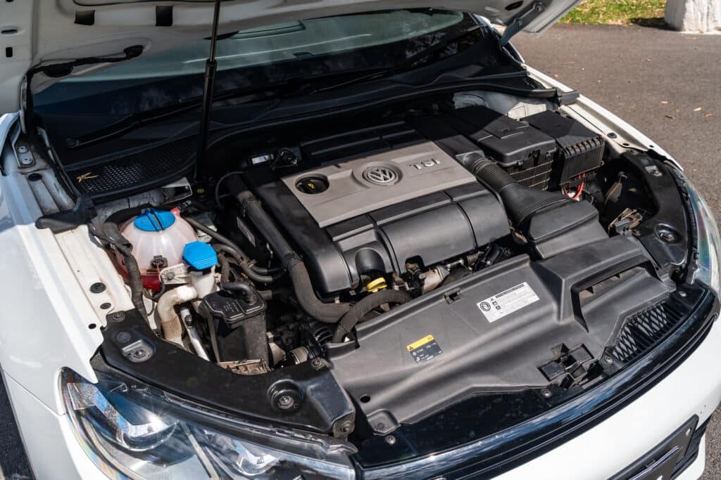 Volkswagen Scirocco-11