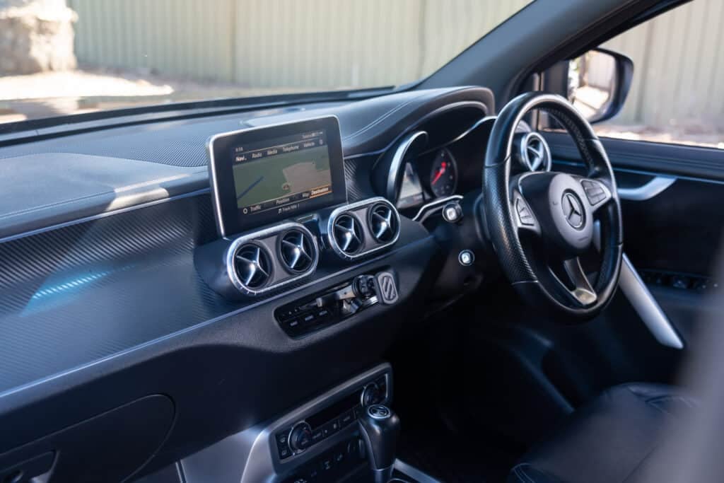 Mercedes-Benz X-Class-14