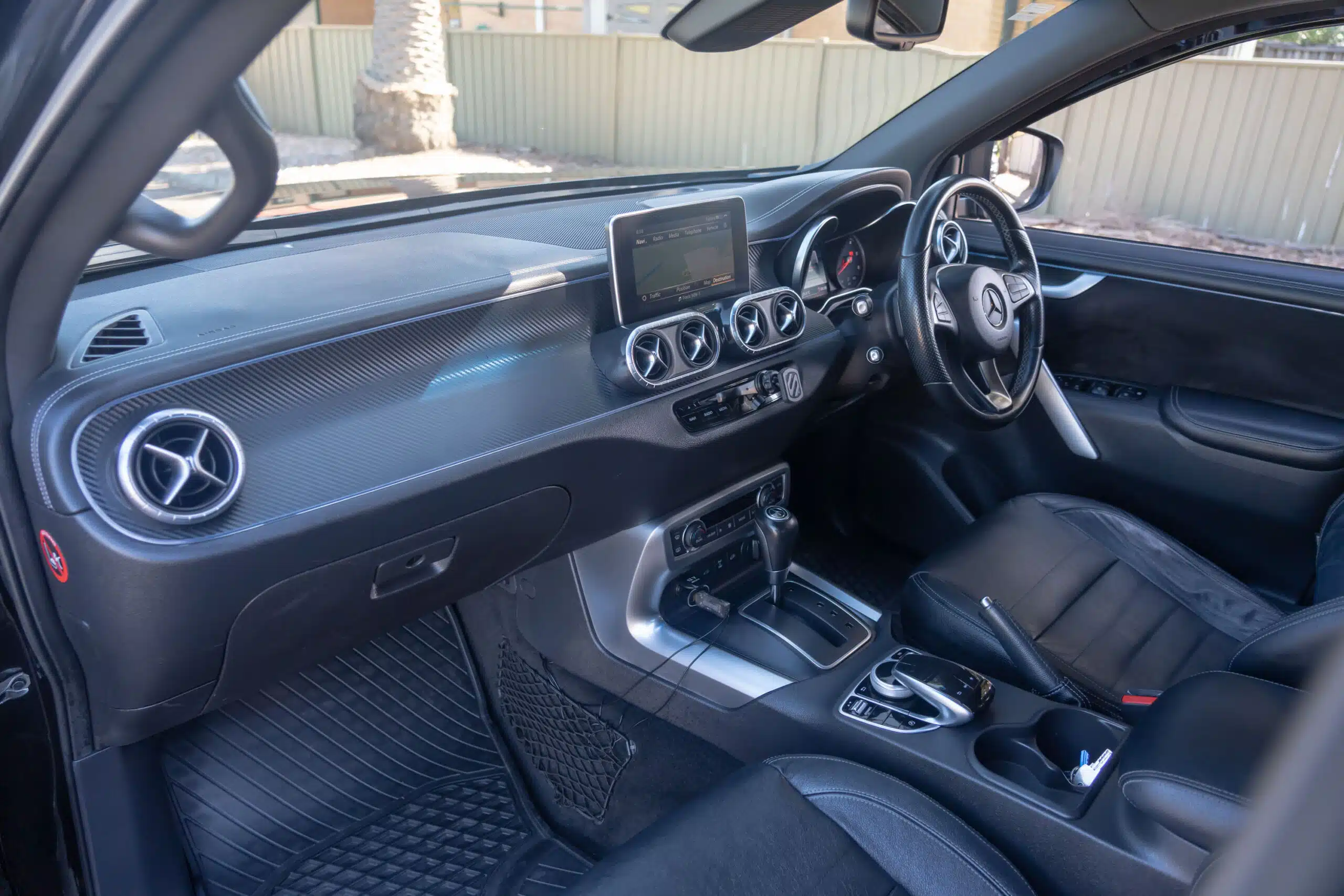 Mercedes-Benz X-Class-16