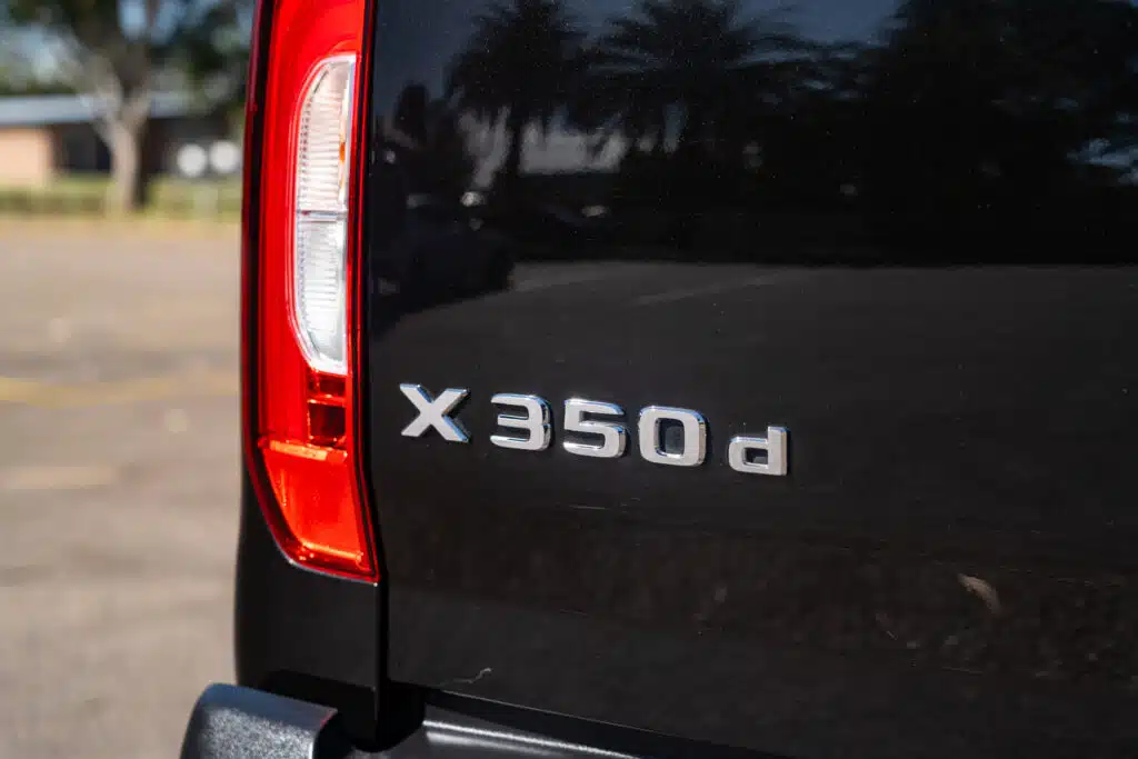 Mercedes-Benz X-Class-8