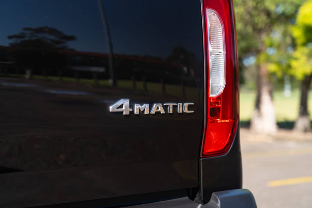 Mercedes-Benz X-Class-9