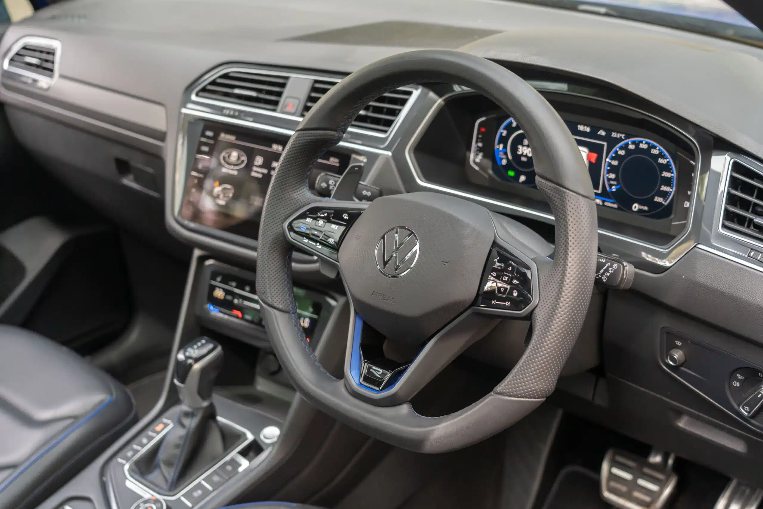 Volkswagen Tiguan (2nd-gen)-7