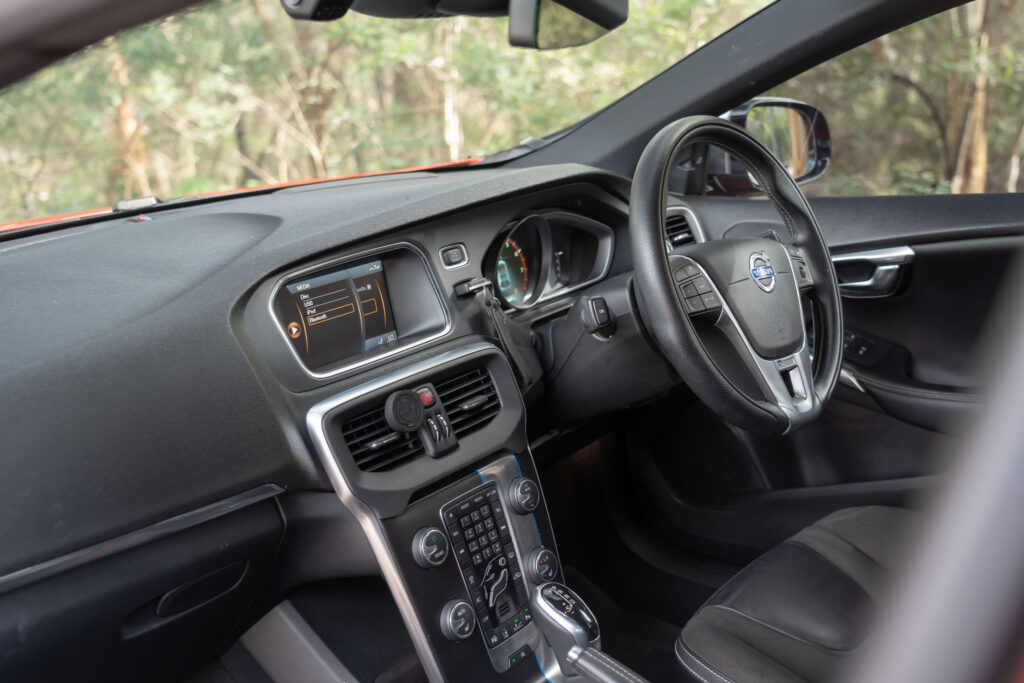 Car Image 16