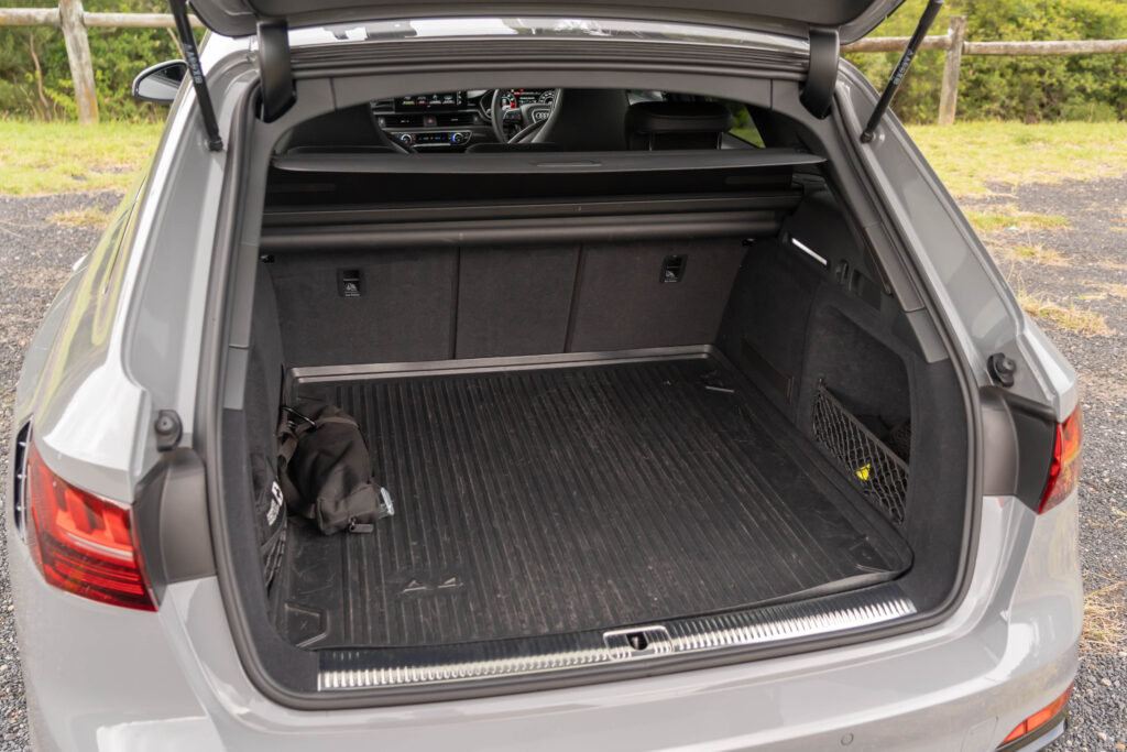 Car Image 28