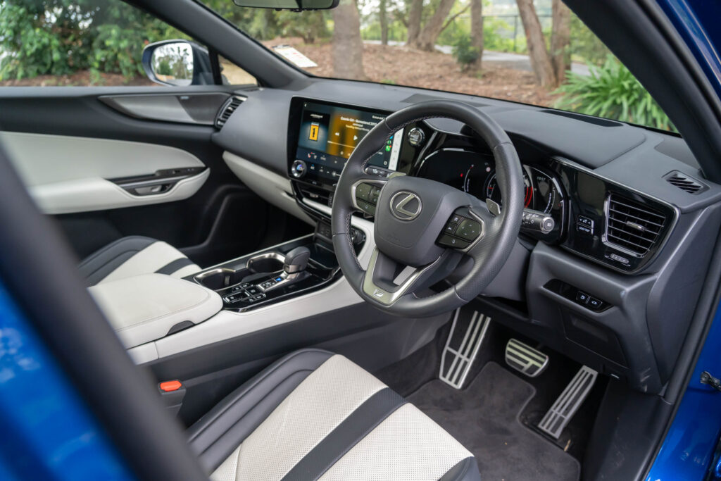 Car Image 15