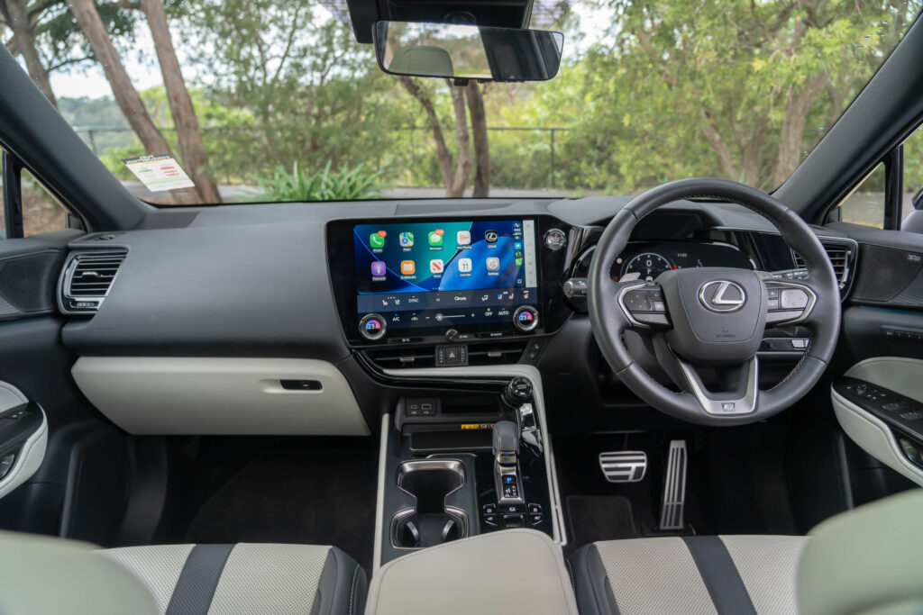 Car Image 16