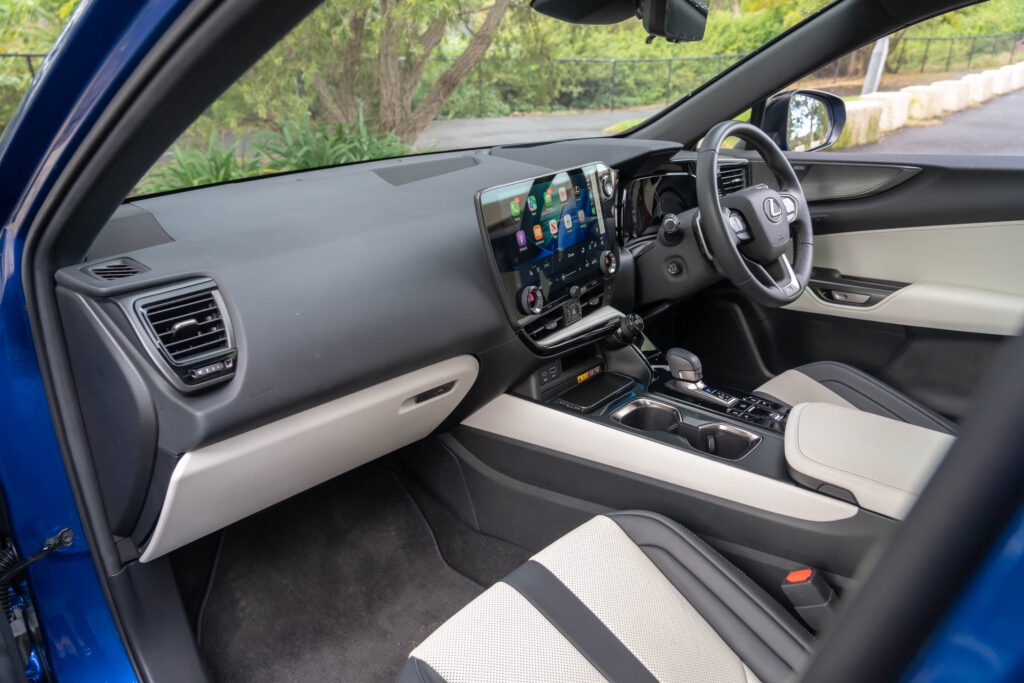 Car Image 17