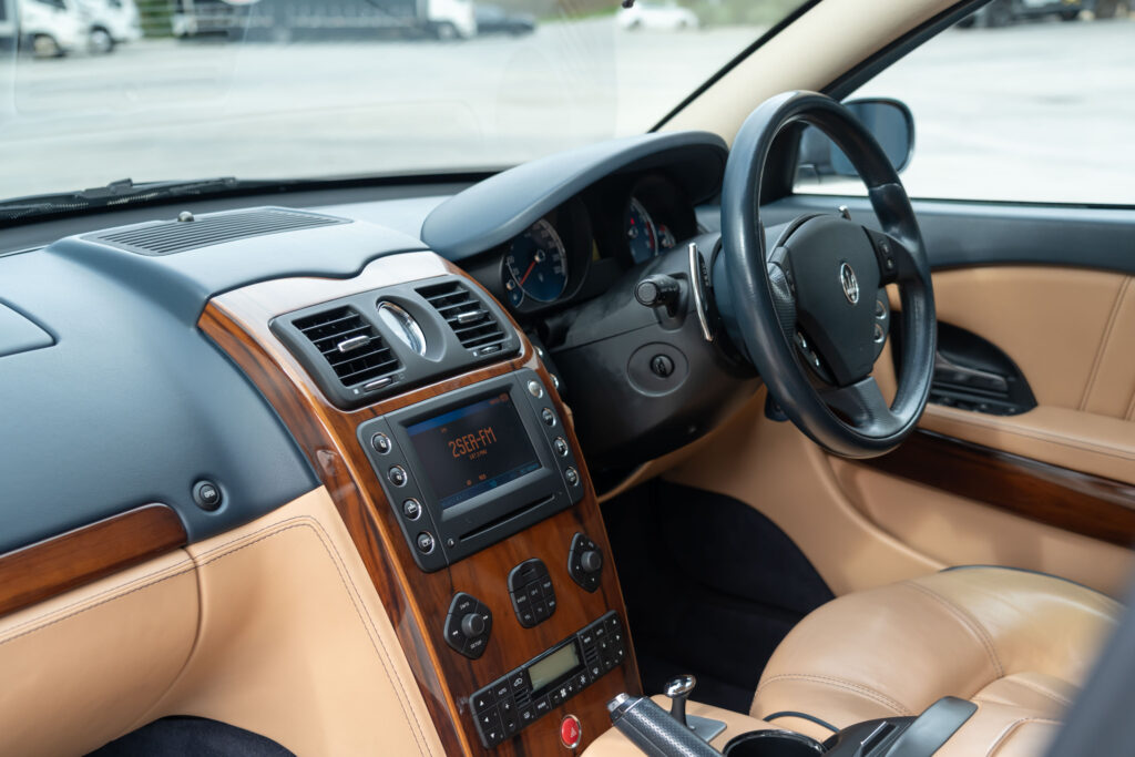 Car Image 16