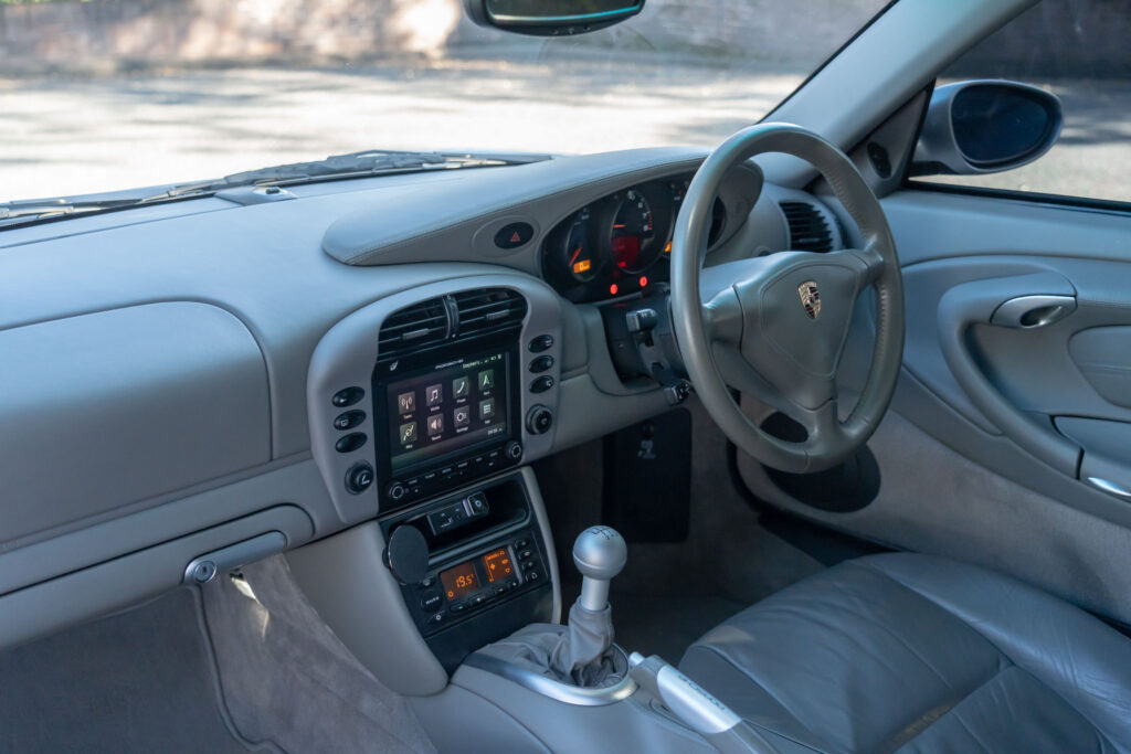 Car Image 17