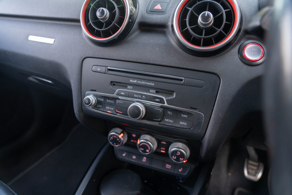 Car Image 21