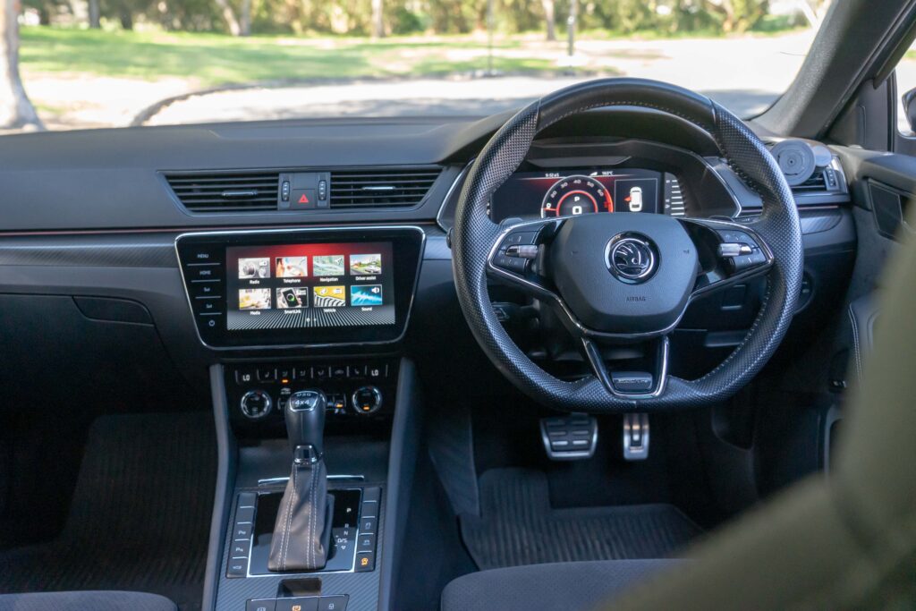 Car Image 19
