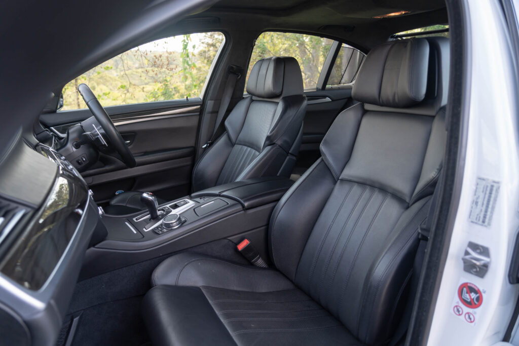 Car Image 16